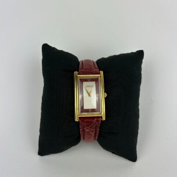 Gucci Accessories - GUCCI 2600M Vintage Women's Quartz Watch Red Leather band